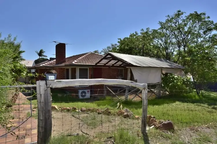 24 Wagoora Way, Koongamia WA 6056