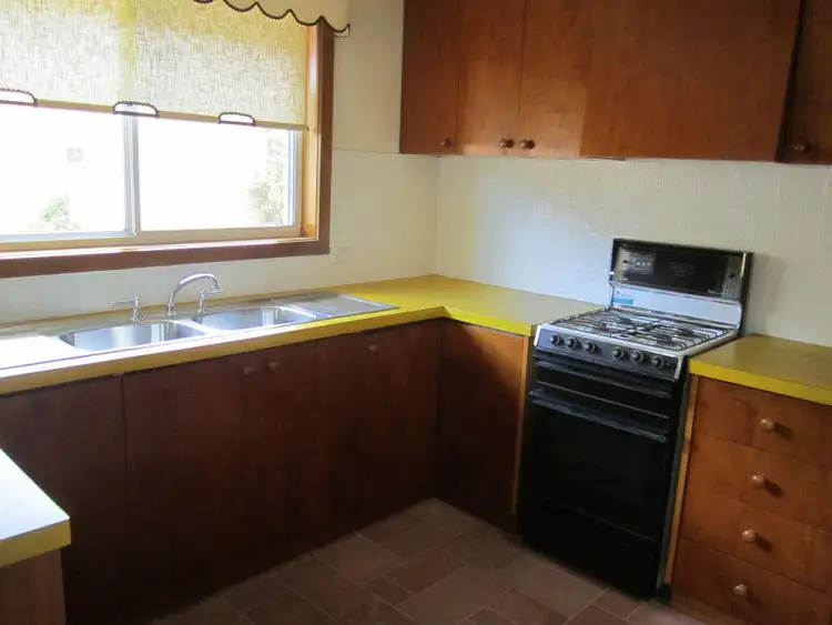 Fourth view of Homely unit listing, Unit 6/11 Clift Court, Traralgon VIC 3844