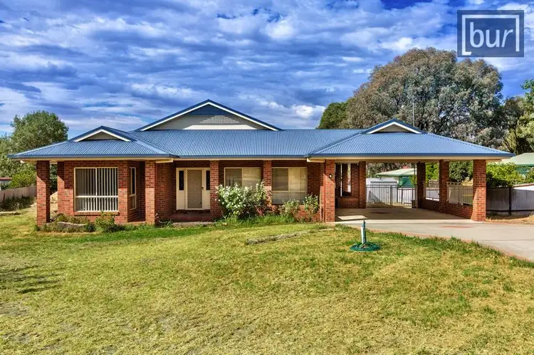 5 Campbell Court, Burrumbuttock NSW 2642