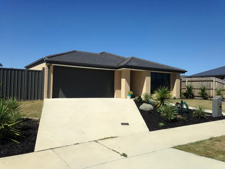 10 Mcnulty Dr, Traralgon VIC 3844