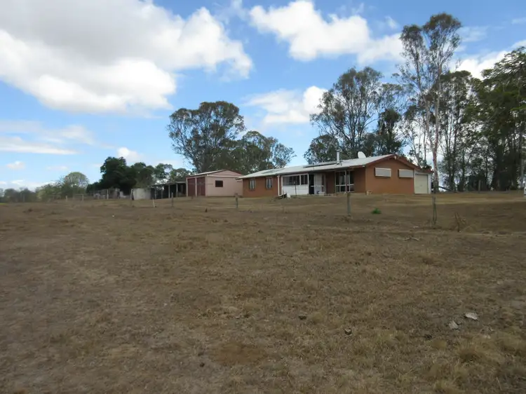 300 Walkers Point Road, Walkers Point QLD 4650
