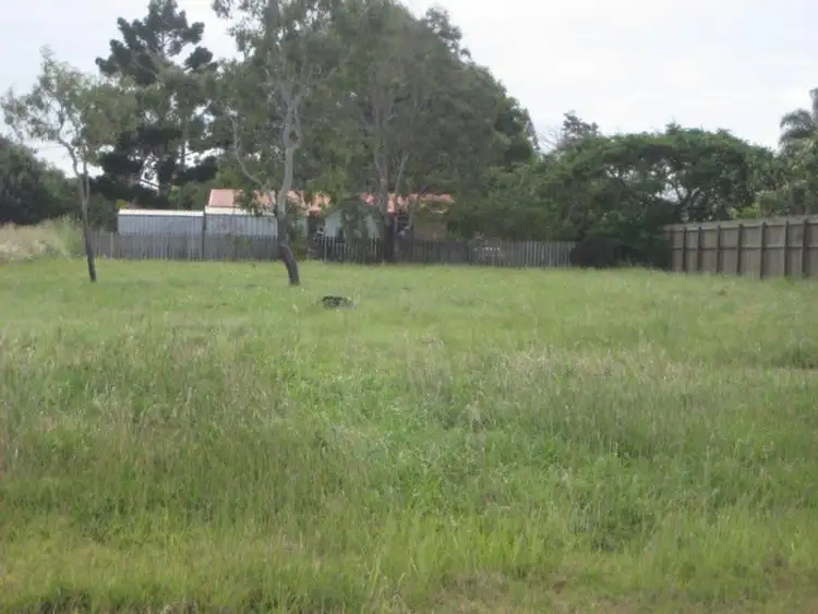 4 Spray Street, Burnett Heads QLD 4670