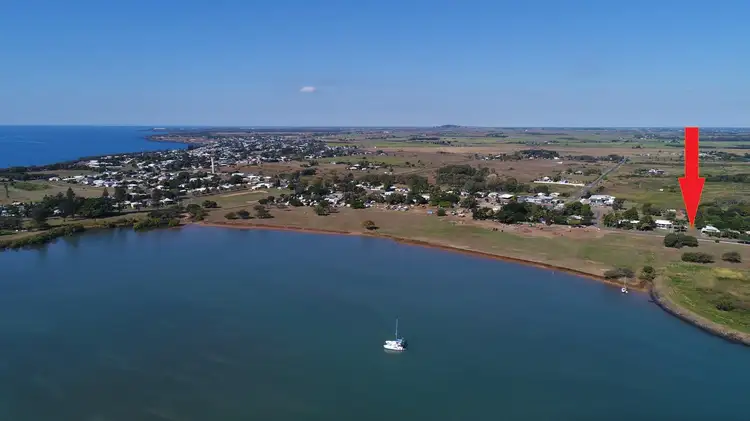 18 Harbour Esplanade, Burnett Heads QLD 4670