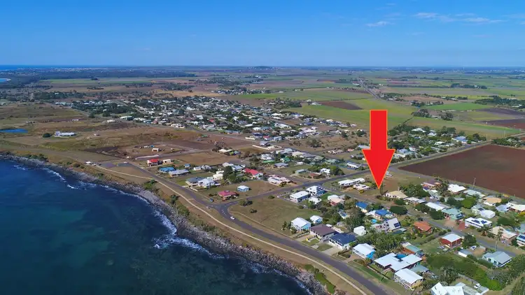 52 Nielson Avenue, Burnett Heads QLD 4670