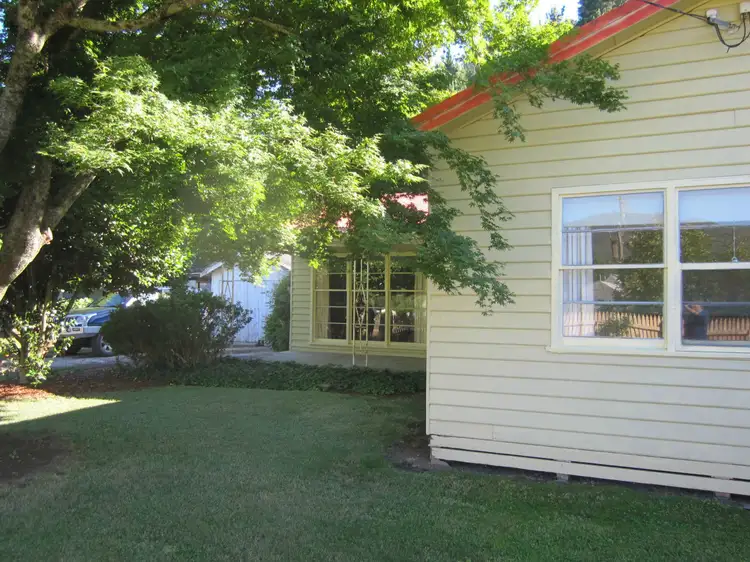 5567 Great Alpine Road, Eurobin VIC 3739