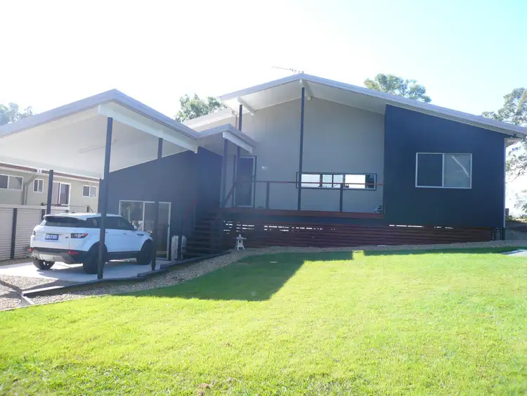 1 Island Outlook St, Macleay Island QLD 4184