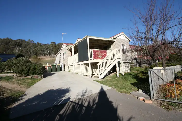 8 Willow Road, Captains Flat NSW 2623