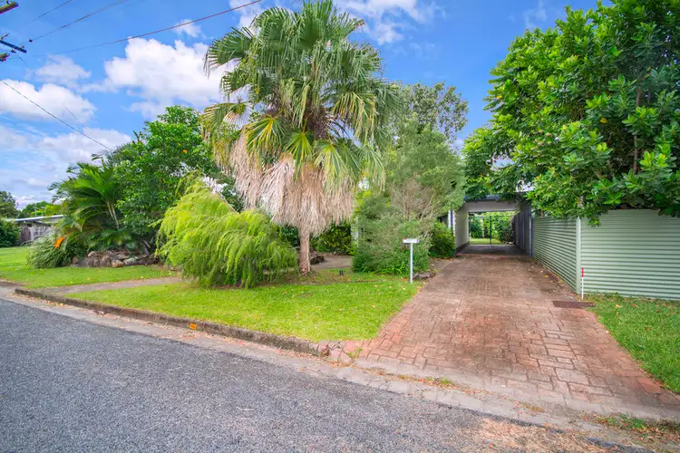 442 McCoombe Street, Mooroobool QLD 4870