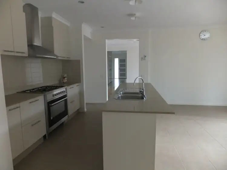 Fifth view of Homely house listing, 8 Stewart Place, Bairnsdale VIC 3875
