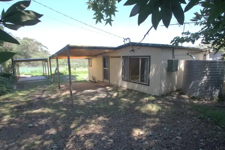 23 De Quency Road
