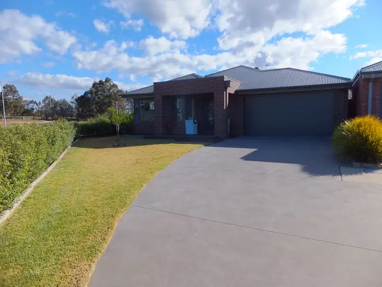 16 Cormorant Close, Bairnsdale VIC 3875
