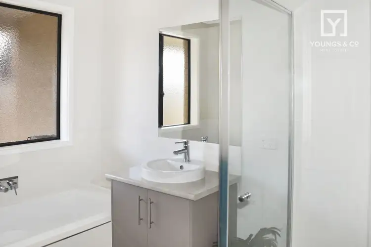 Fifth view of Homely house listing, 5/1-7 Pyrus Ct, Kialla VIC 3631