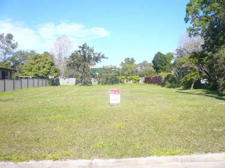 12 Francis Road, Macleay Island QLD 4184