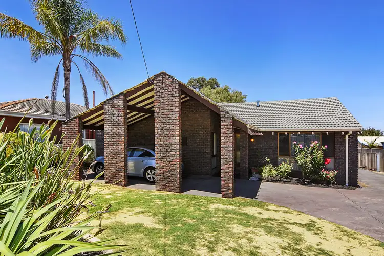 62 Swanstone St, Collie WA 6225