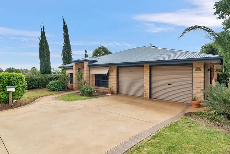 2 Hillcrest Court, Kearneys Spring QLD 4350