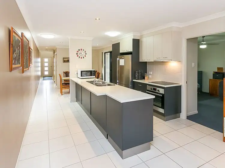 1/9 Carlisle Court, Kawungan QLD 4655