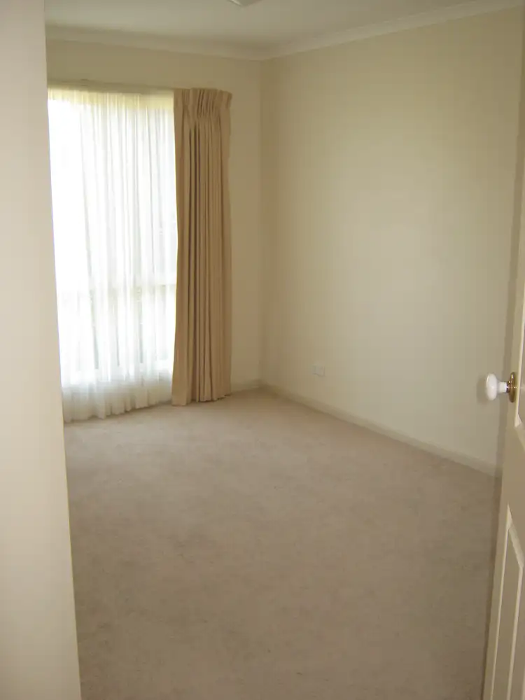 Fourth view of Homely unit listing, 27a Charlton Place, Bairnsdale VIC 3875