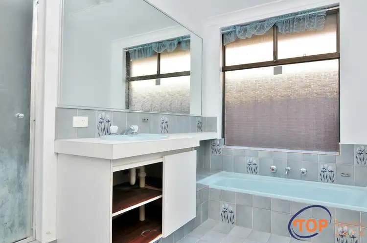 Sixth view of Homely house listing, 5 Rorie Place, Willetton WA 6155