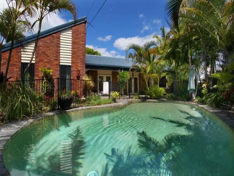 25 Argyle Crescent, Nambour QLD 4560