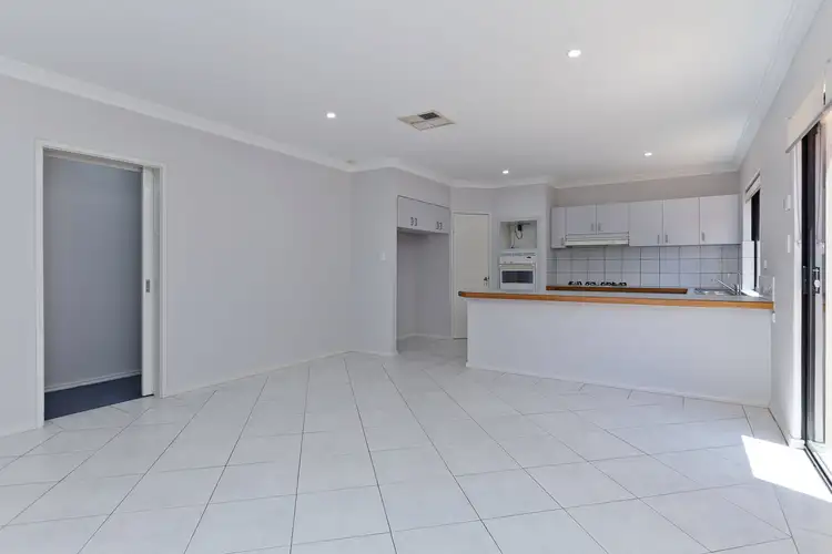 Fifth view of Homely villa listing, 2/3 Kitchener Road, Melville WA 6156