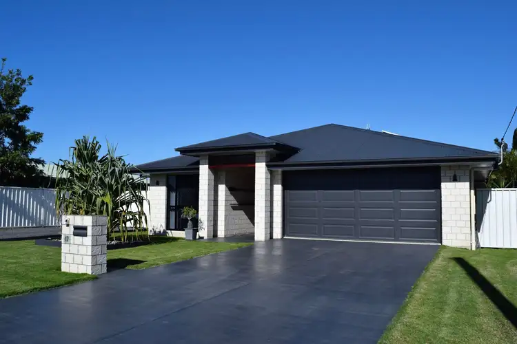 17 OCEAN Street, Burnett Heads QLD 4670