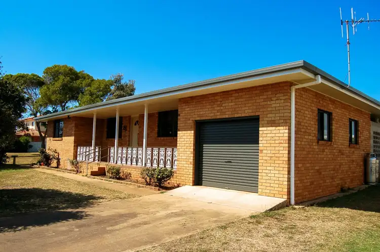 11 MILTON Street, Burnett Heads QLD 4670