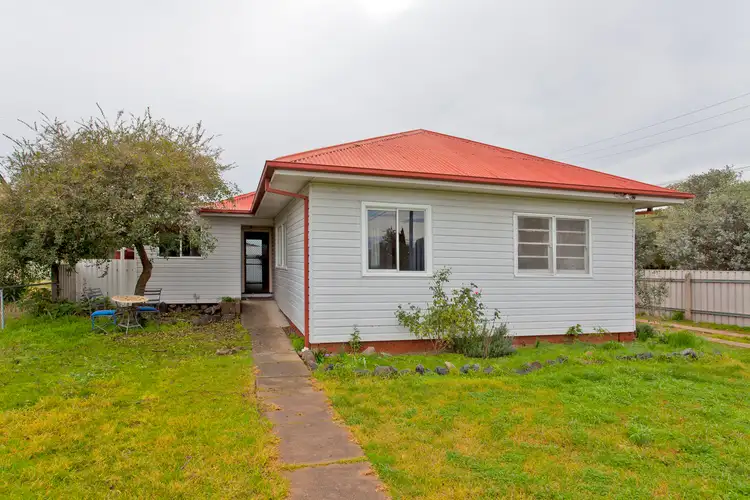 16 Douglas Street, Culcairn NSW 2660