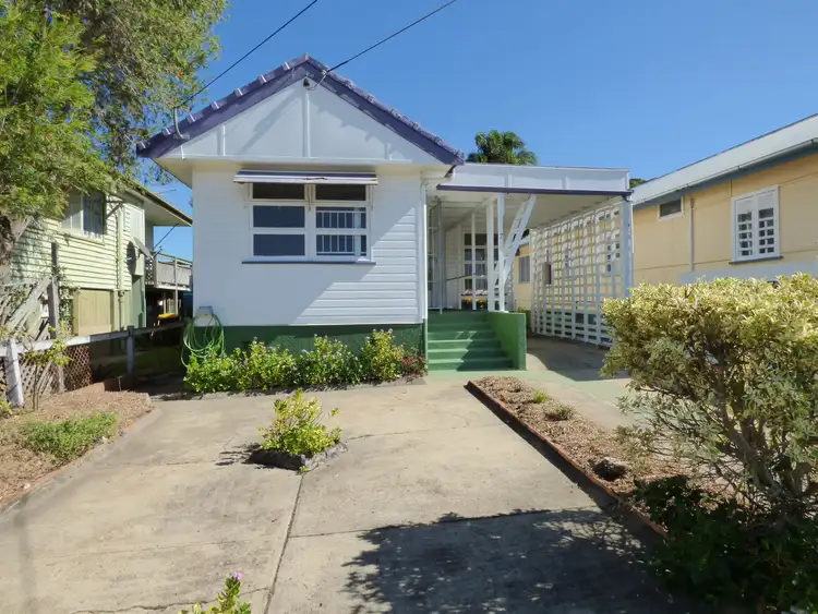 7 Moreton Ave, Redcliffe QLD 4020