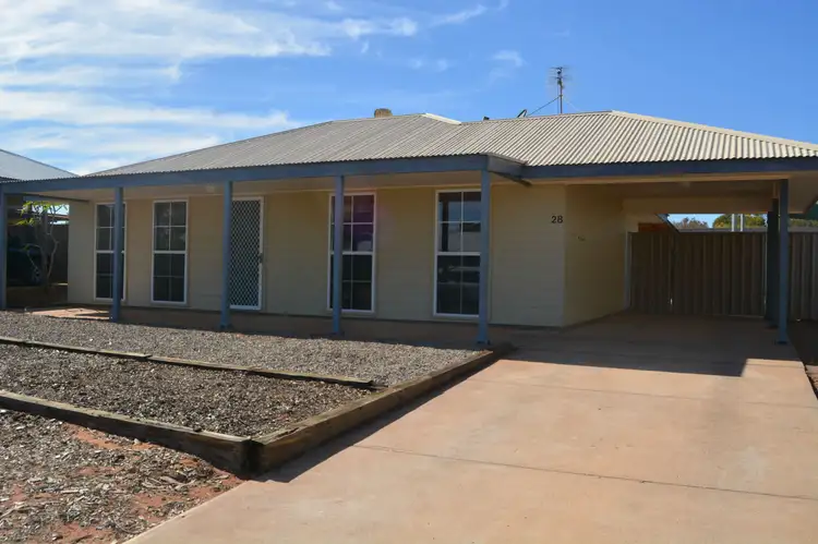 28 Pine Crescent, Roxby Downs SA 5725