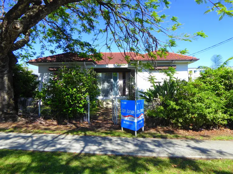 18 Tilley St, Redcliffe QLD 4020