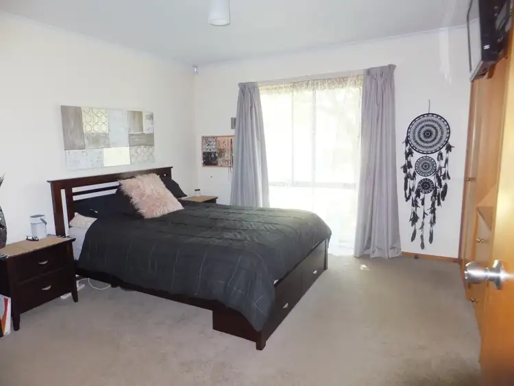 Sixth view of Homely house listing, 3 Allen Ct, Bairnsdale VIC 3875