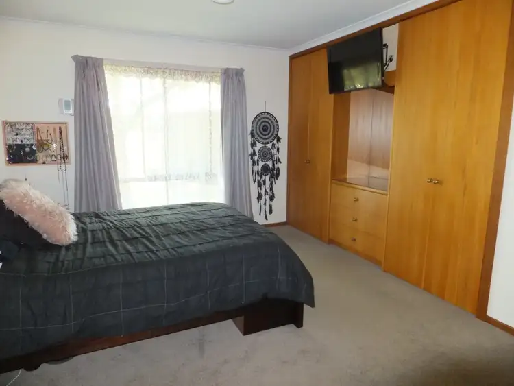 Seventh view of Homely house listing, 3 Allen Ct, Bairnsdale VIC 3875