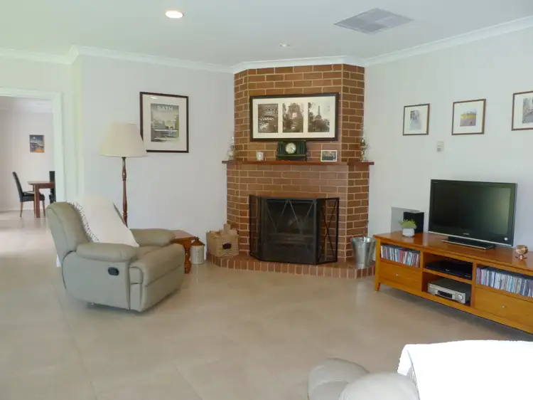 Sixth view of Homely house listing, 8 Park Pl, Benalla VIC 3672