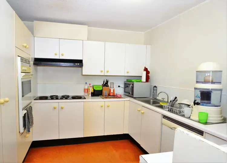 Fifth view of Homely unit listing, 8/54 Hooker Bvd, Mermaid Waters QLD 4218