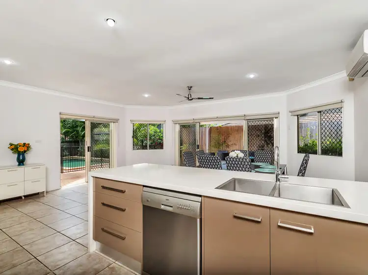 1 West Parkridge Dr, Brinsmead QLD 4870