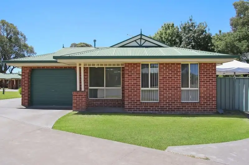Main view of Homely townhouse listing, 3/495 Rose St, Lavington NSW 2641