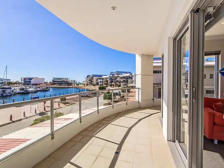 2/1 Breakwater Parade, Mandurah WA 6210