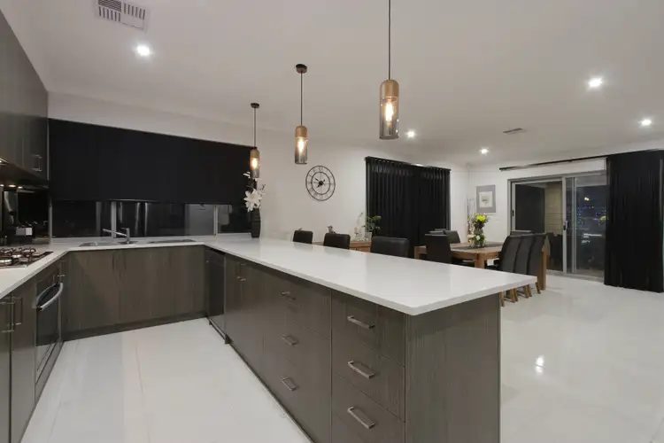 38 Kellogg Dr, Piara Waters WA 6112