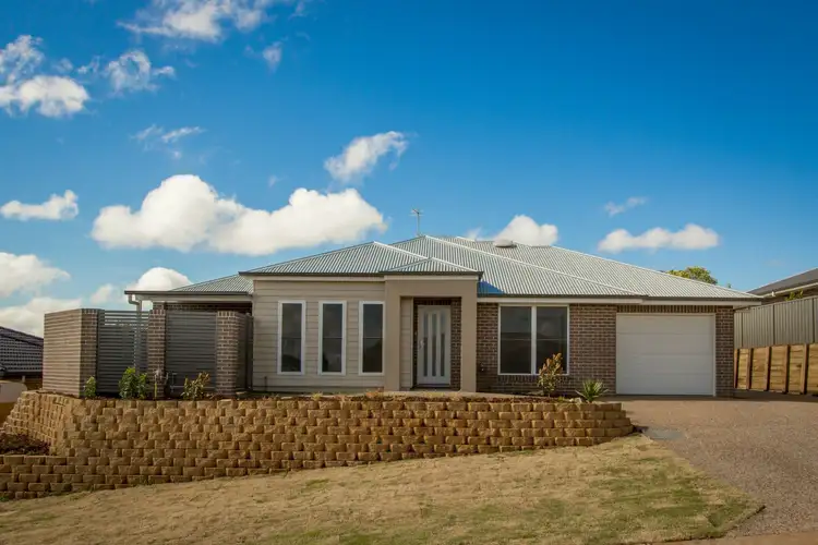 16 McMorrow Street