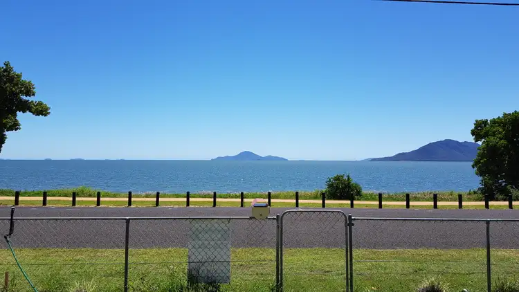 25 Marine Pde, Cardwell QLD 4849