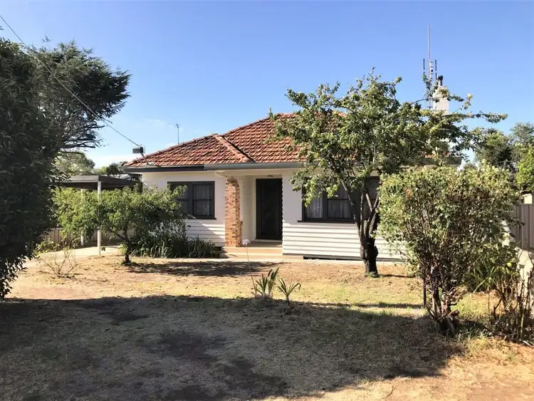 Main view of Homely house listing, 6 May St, Kangaroo Flat VIC 3555