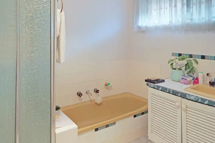 Seventh view of Homely house listing, 10 Daisy St, Mooroopna VIC 3629