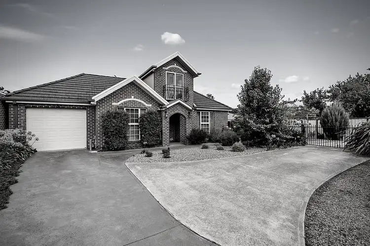 2/54 Goode Street, Gisborne VIC 3437