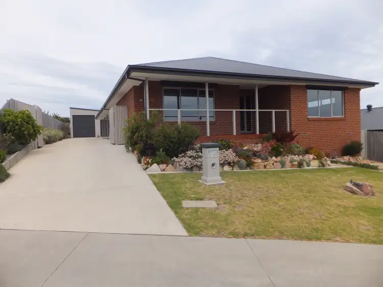 14 Westbury Way, Lakes Entrance VIC 3909