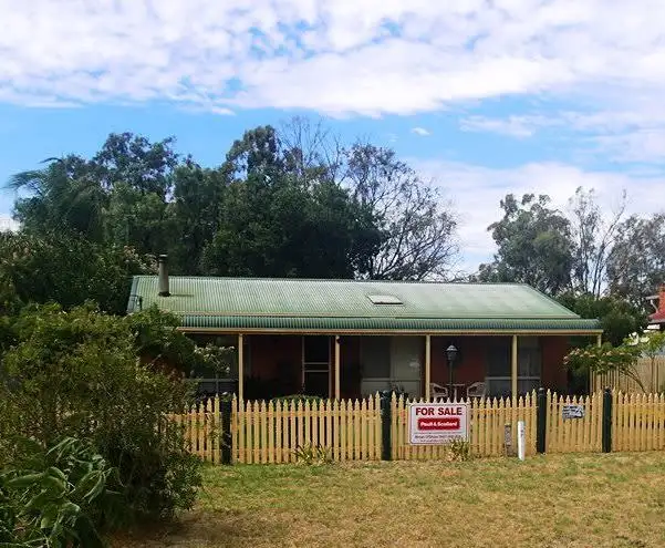 11 Charles Street, Balldale NSW 2646