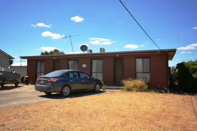 1 & 2/5 Anne Street, Stawell VIC 3380