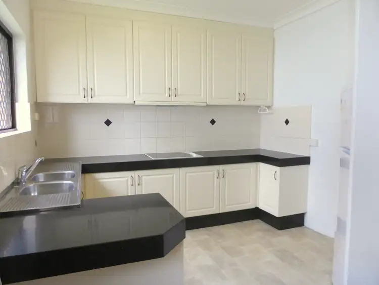 2/27 Caroline Street, Woody Point QLD 4019