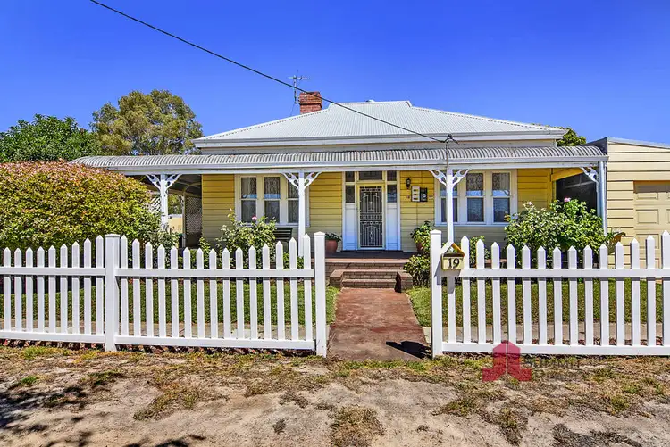 19 Wittenoom St, Collie WA 6225