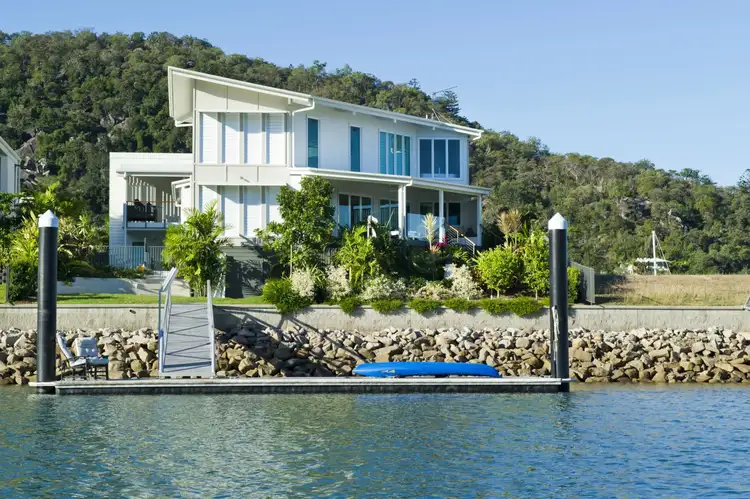 19 The Cove, Nelly Bay QLD 4819