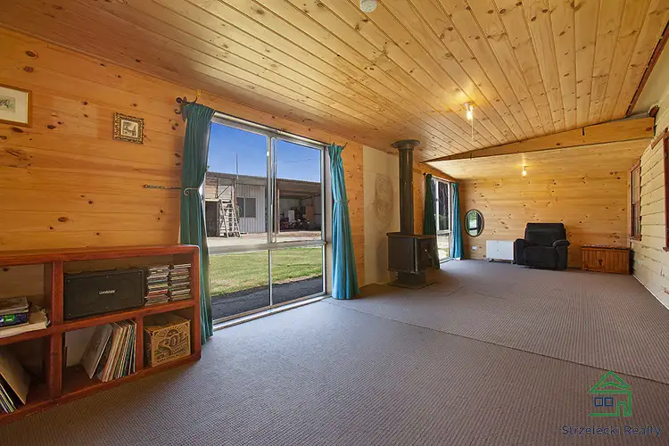 Fifth view of Homely house listing, 572 Whitelaws Track, Yinnar South VIC 3869